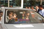 Hrithik Roshan, Rakesh Roshan arrive after Kites promotion in Kolkata in Domestic Airport, Mumbai on 24th May 2010 (3).JPG